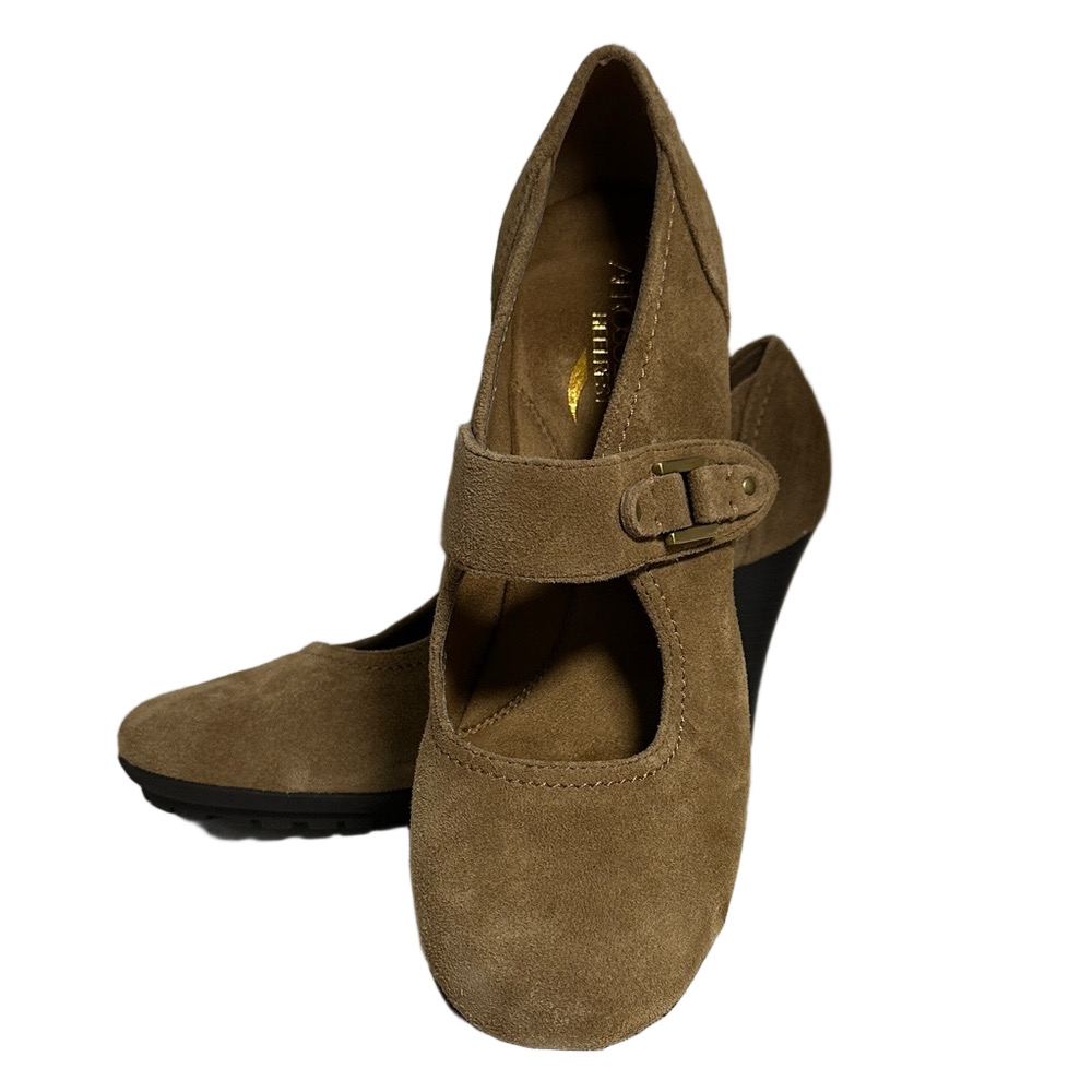 Aerosoles Heelrest Tan Suede Mary Jane Pumps – Size 10M